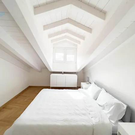Appartamento Tarabochia 8 Tirabora Short Rent, Con Parcheggio Privato Trieste