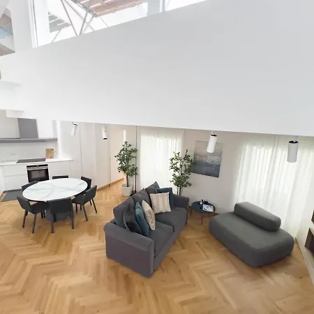 Tarabochia 8 Tirabora Short Rent