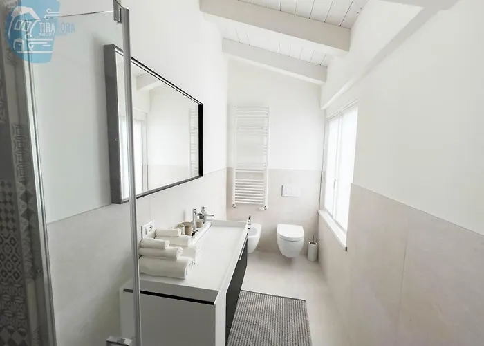 Tarabochia 8 Tirabora Short Rent