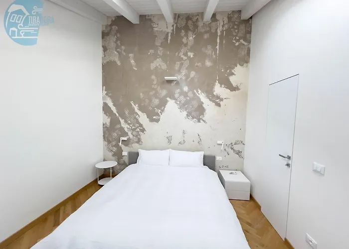 Tarabochia 8 Tirabora Short Rent *